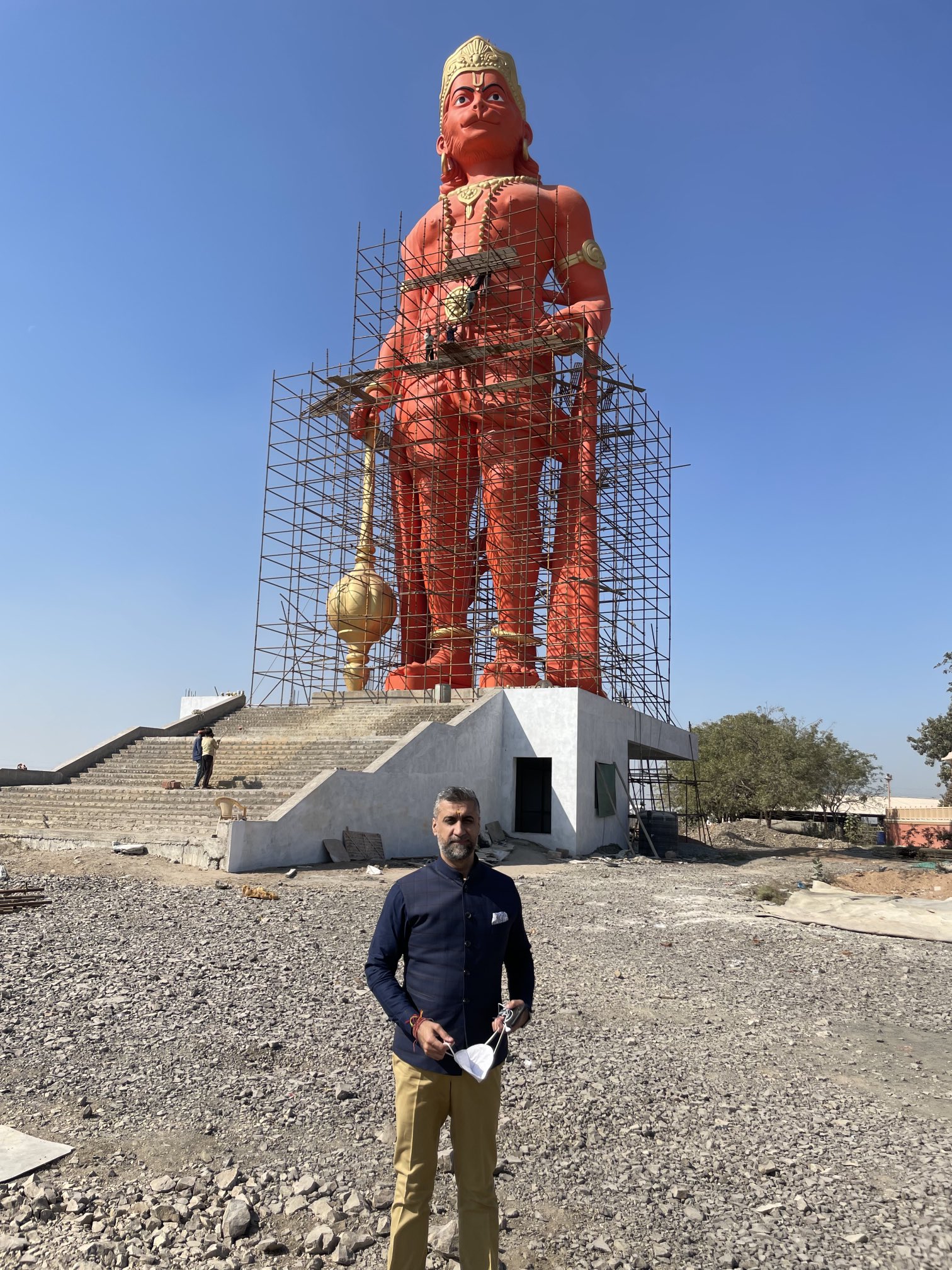 सच्ची आस्था: एक व्यापारी देश के चारों दिशाओं में बनवा रहा है श्री हनुमान की चार प्रतिमाएं